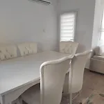 3 Odali Apartamento *